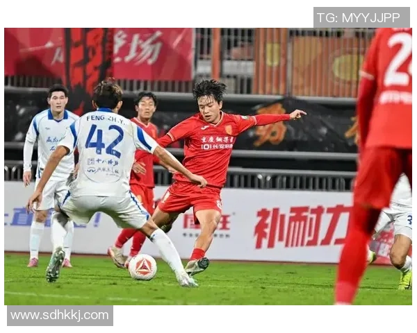 重庆足球队耐力问题引发热议球迷与专家各执己见