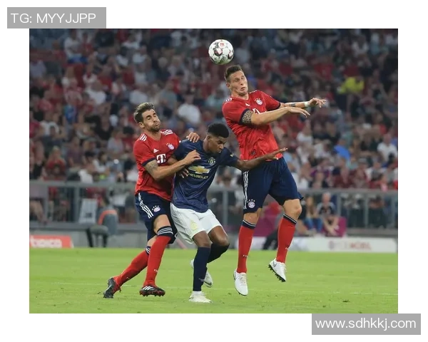 友谊赛精彩对决巴黎圣日耳曼与拜仁战成平局乌龙球引发全场热烈反响