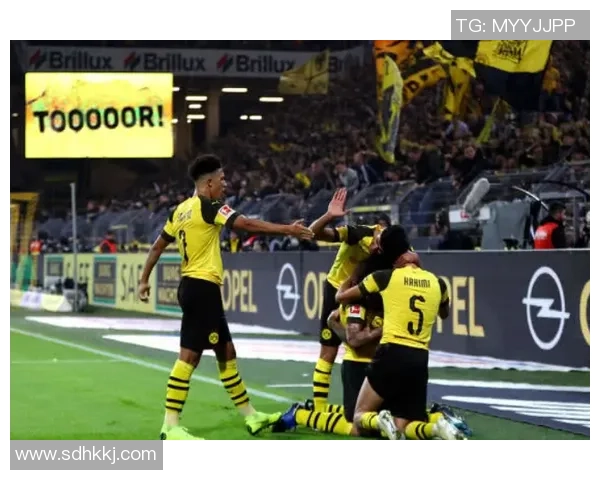 欧联杯激战多特蒙德逆转巴黎圣日耳曼上演帽子戏法震撼全场