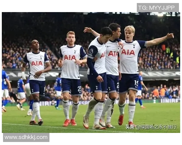 皇马友谊赛大胜热刺三球横扫全场引发转会热议