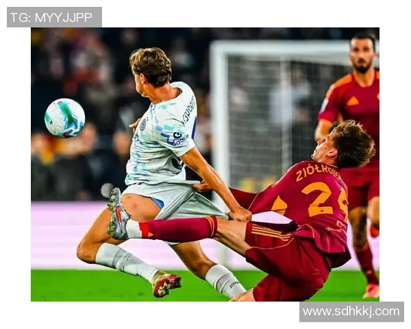 国王杯激战：拜仁险胜国米乌龙球成关键瞬间引发全场狂欢