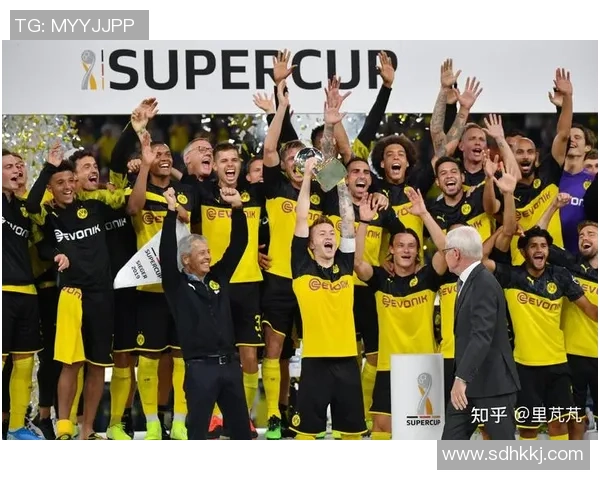 多特蒙德大胜曼联6-2引发争议判罚全场沸腾的友谊赛回顾